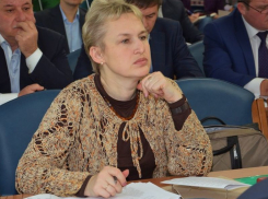 Муж депутата Светланы Звягиной зарабатывает 16,4 тысячи рублей в месяц