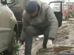 Герой сюжета Первого канала отсудил у дорожников Воронежа 180 тысяч рублей