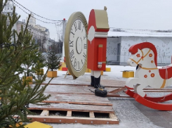 В Воронеже начался демонтаж новогодних инсталляций