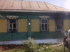 В Воронежской области загорелся дом: есть погибший