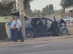 Mercedes за 6 млн рублей разбили всмятку в Воронеже