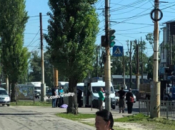 Пенсионерка умерла на остановке в Воронеже