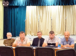 Казаки в Новохоперске обвинили Константина Рубахина в манипулировании местными жителями и предостерегли от повторения украинского сценария 