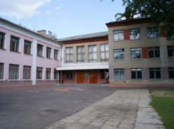 В Воронеже при строительстве школьного стадиона подрядчики похитили 400 тысяч рублей