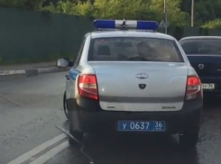 Наглое нарушение служебной машины в Воронеже попало на видео