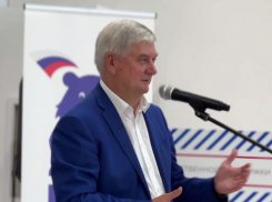 Об открытии шахматного клуба Сергея Карякина сообщил воронежский губернатор Александр Гусев