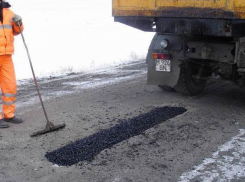 Воронежские дорожники зимой будут латать дыры особой горячей смесью
