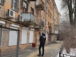 Водные и канализационные проблемы воронежцев из разрушающегося дома проверят следователи