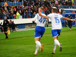 Футболистов воронежского «Факела» проверят на лишний вес после новогодних праздников 
