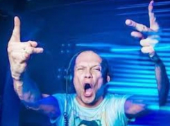 Юбилей ВГУ пройдет под рейв от 46-летнего DJ