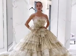 Гениальное платье принцессы представила воронежская модель 