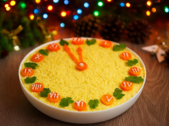 Что приготовить к Новому году: салат «Часы»
