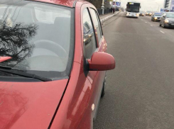 Воронежская автомобилистка пообещала обнимашки очевидцам ДТП с автобусом