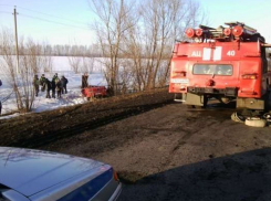 В Воронежской области при опрокидывании легковушки погиб человек, двое ранены