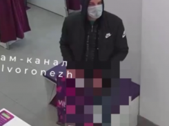 Непрошеная демонстрация половых органов состоялась в воронежском пункте выдачи Wildberries