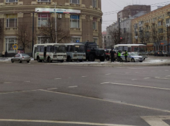 Автозак и силовиков около «Утюжка» очевидцы записали на видео в Воронеже