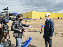 Когда продолжат снимать коронавирусные ограничения, рассказал губернатор Гусев