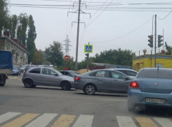 Воронежцы попали в дорожную свалку после замены светофора