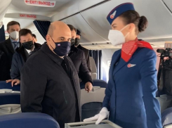 Прилетевший в Воронеж премьер Мишустин оценил «суперсовременный» самолет на ВАСО 