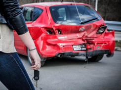 После взрыва на парковке в ЖК «Озерки» владельцам повреждённых авто возместят ущерб в Воронеже