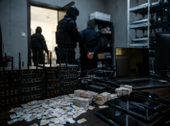 В Воронеже раскрыли крупную сеть нелегальных узлов связи