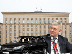 Чиновники нашли новый способ тратить деньги на элитные иномарки с массажем в Воронеже 