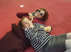 Гусь во сне, пуговицы и домашнее задание: трогательные истории о мамах поведала редакция «Блокнота»