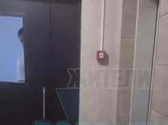 Жуткая ситуация попала на видео в воронежской многоэтажке