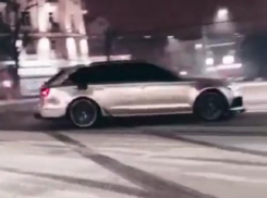 Мажор на 600-сильном Audi разорвал кольцо в Воронеже 