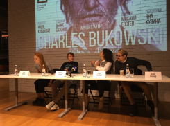 Мы опускались до уровня приматов, - режиссер Надя Кубайлат о спектакле «Вечер с Чарльзом Буковски»