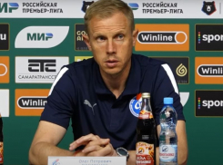 Главный тренер воронежского «Факела» Олег Василенко ушел в отставку