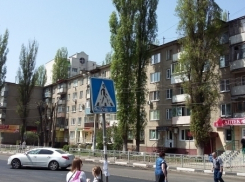 Две многоэтажки на улице Моисеева в Воронеже жили месяц без горячей воды по вине «укашки»