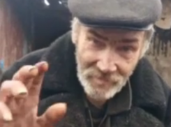 Неравнодушные воронежцы бросились помогать дедушке-погорельцу, живущему в самострое из обгоревших досок