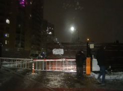 Появилось шокирующее видео смерти охранника около шлагбаума в Воронеже