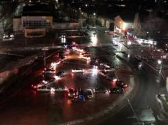 Автомобилисты устроили новогодний флешмоб в Воронежской области