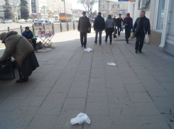 Воронеж проснулся после зимы: центр города утопает в грязи и мусоре