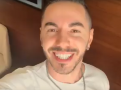 Тимур Родригез призвал девушек снимать бюстгальтеры в Воронеже