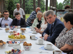 Александр Гусев пообещал жителям Масловки сделать дороги, построить поликлинику и провести воду