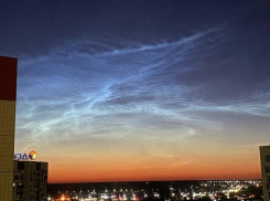 Явление, которое можно увидеть только летом, запечатлели в небе над Воронежем