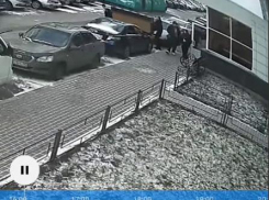 Диван стал участником эпичного ДТП в Воронеже