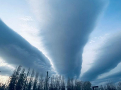 Удивительное тройное облако заметили в небе над Воронежской областью