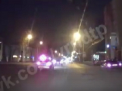 Момент ухода от ДТП с полицейской машиной и погоню сняли на видео в Воронеже 