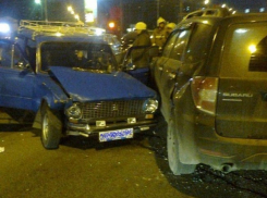 В Воронеже на Антонова-Овсеенко при столкновении 4 автомобилей пострадали два человека