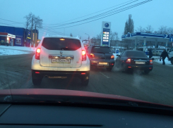 В мертвой пробке встала окружная в Воронеже 