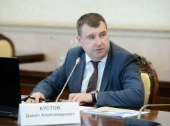 Миллионер Кустов оптимистично пересчитал деньги бедных воронежцев