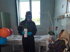 Ковидное поздравление с Днем Победы устроили пациентам воронежской больницы