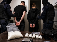 В Воронеже задержали пару наркокурьеров с крупной партией синтетических наркотиков 
