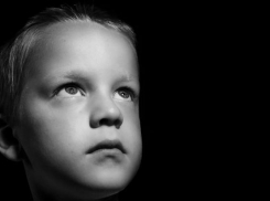 В Воронежской области мужчина выгнал своего сына на улицу за просьбу попить воды