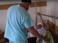 100-летнему ветерану войны сделали операцию на ноге в Воронеже