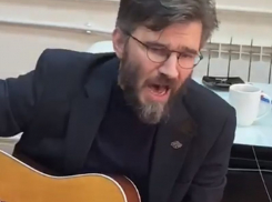 Воронежский депутат не по-русски поздравил женщин с 8 марта